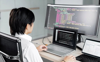 沅江 ,php声明和调用变量的符号是什么？